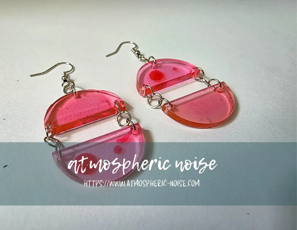 "Split in Pink and Red" Modern Chain Resin Earrings